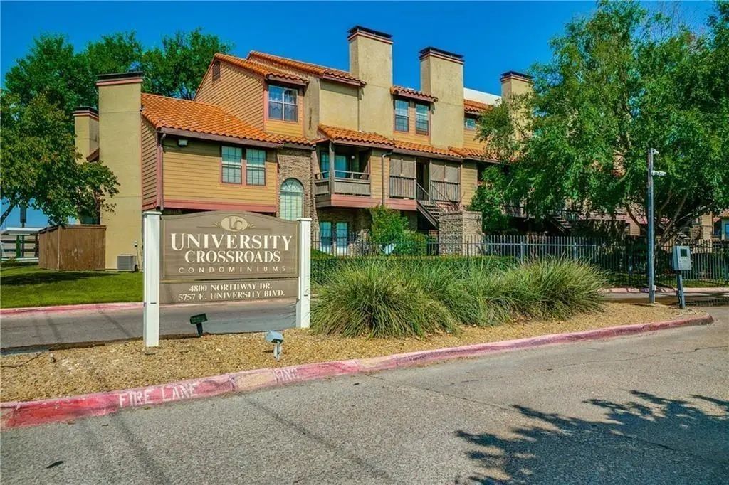 5757 E University Boulevard 25a, Dallas