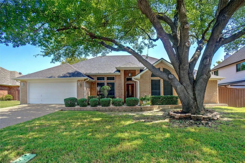 3404 Glade Creek Drive, Hurst