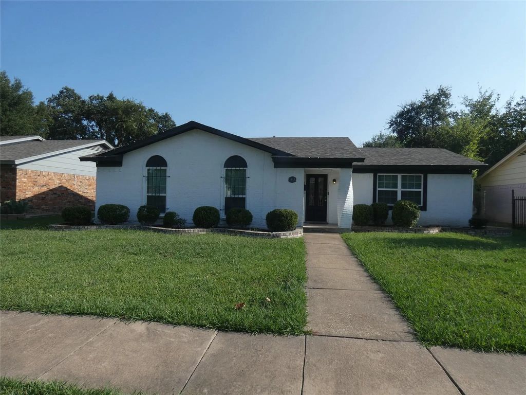 1618 Travis Street, Garland