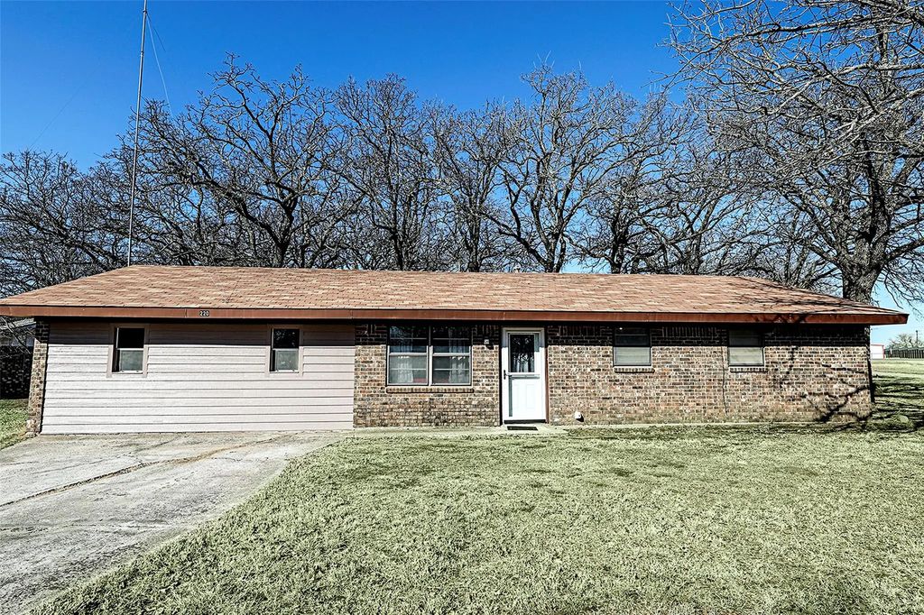220 Tanglewood Street, Bowie