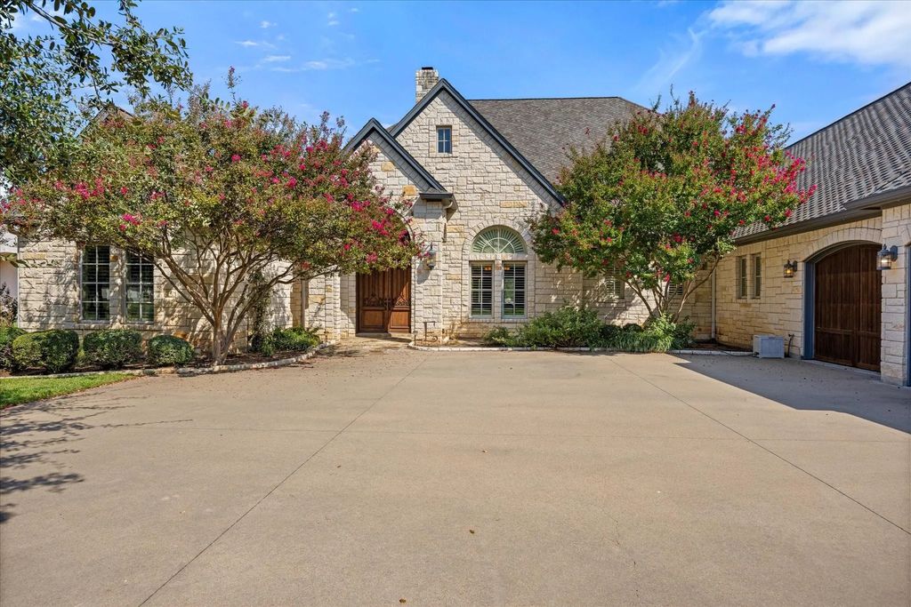 1206 E Baja Court, Granbury