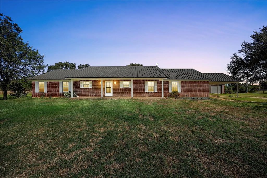 242 Mount Moriah Road, Riesel