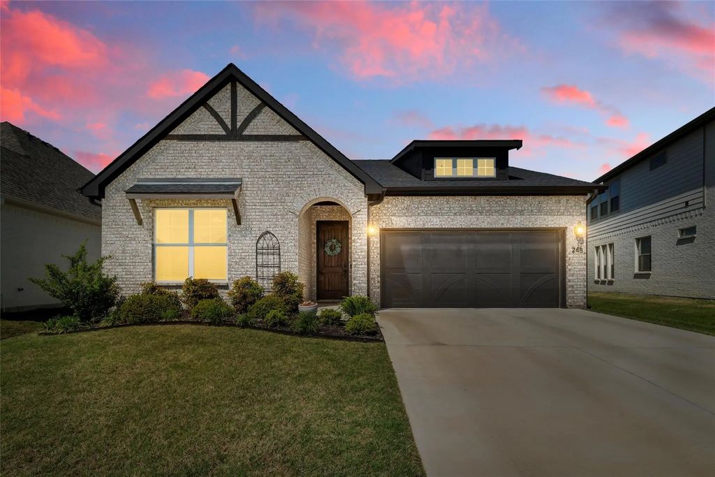 245 Observation Drive N, Aledo