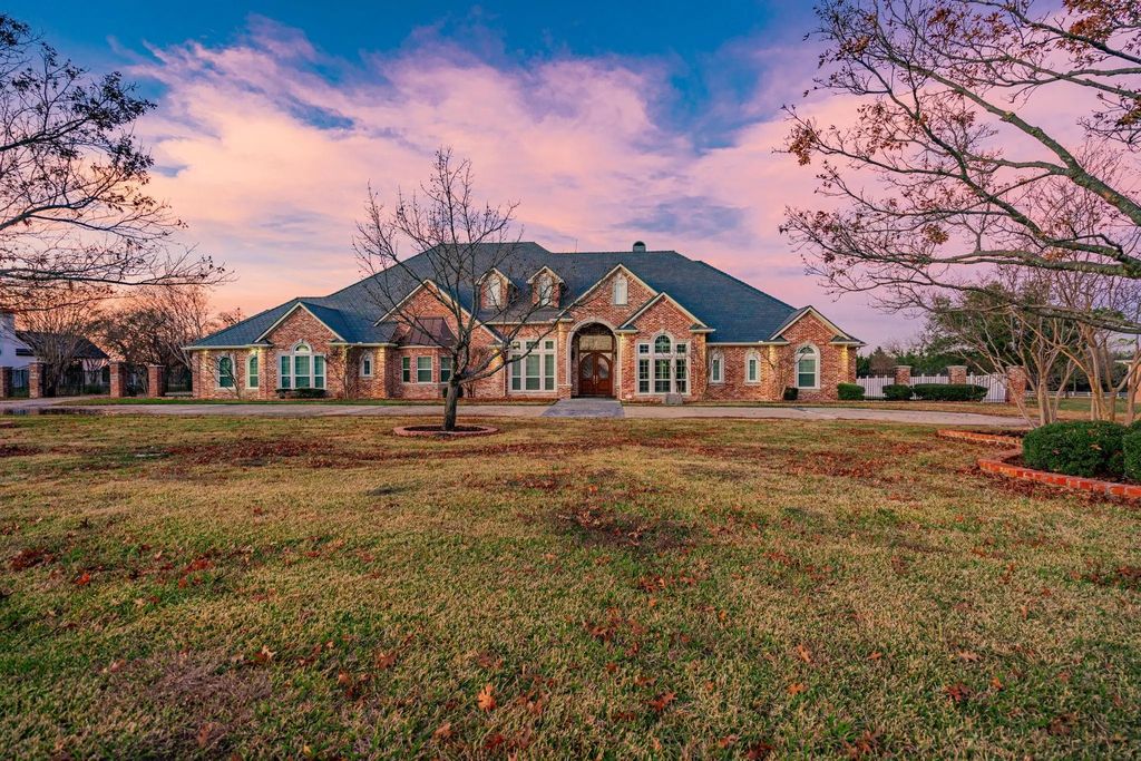 1990 Broken Lance Lane, Rockwall