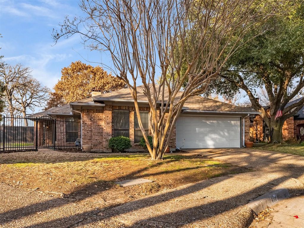 400 Ricker Court, Irving