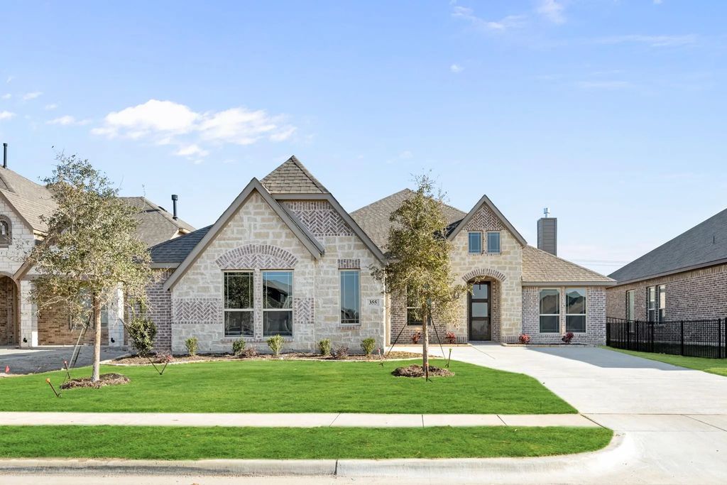 355 Paddle Boat Drive, Granbury