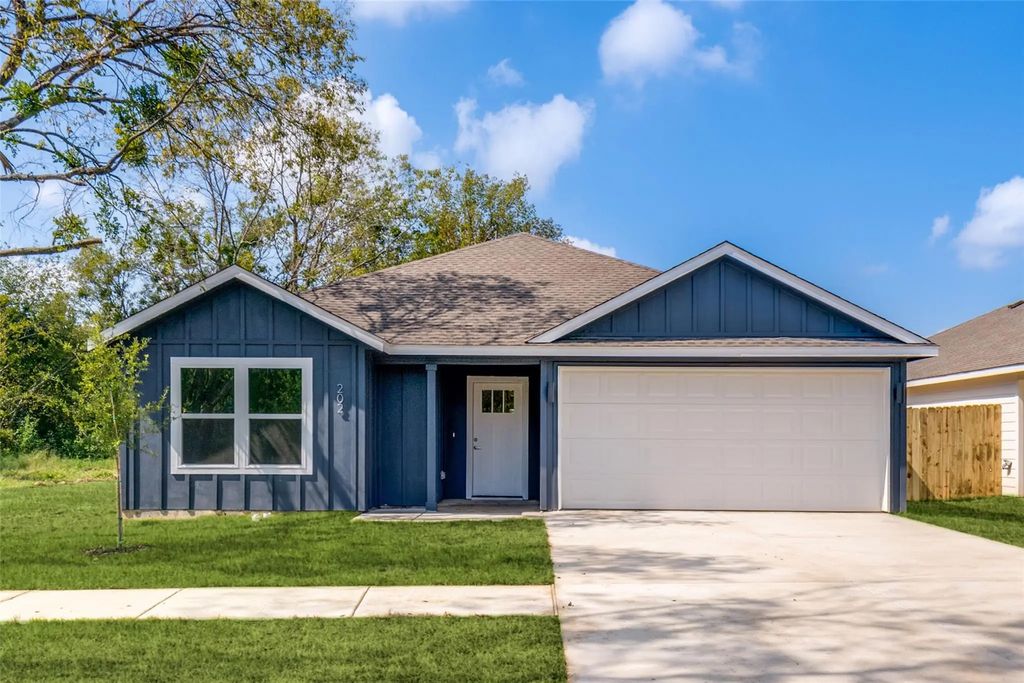 202 Campbell Street, Terrell