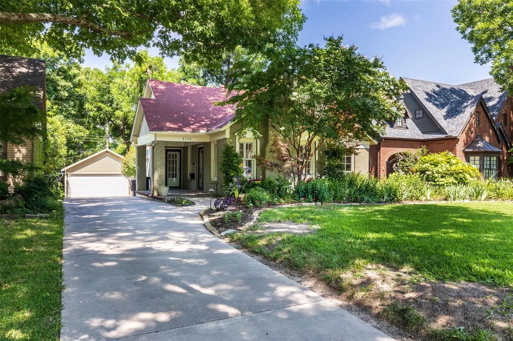 2556 Stadium Drive, Fort Worth