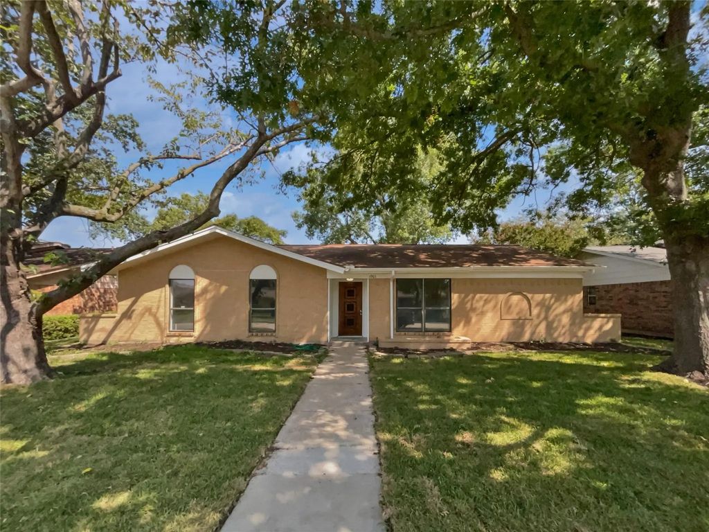 1901 Goliad Drive, Garland