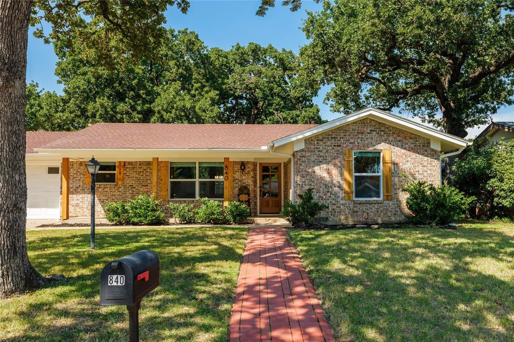 840 W Redbud Drive, Hurst