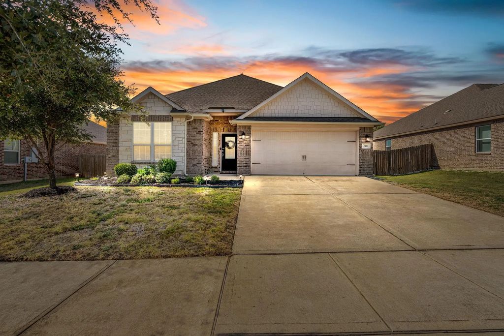 2408 Summer Trail Drive, Denton