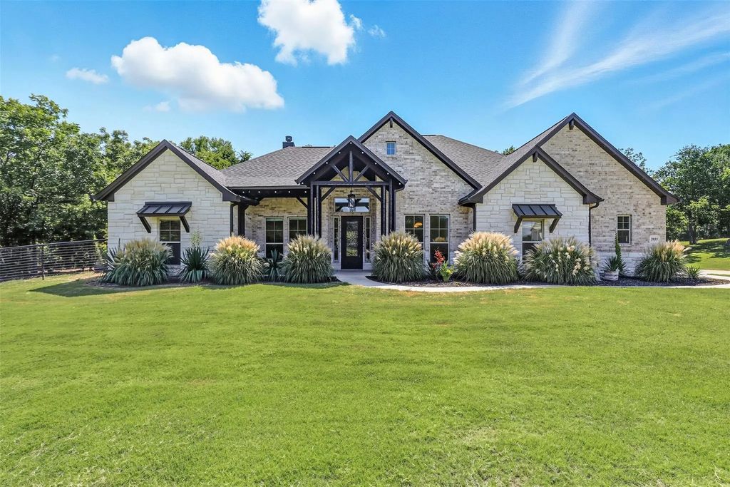 2021 Shady Creek Crossing, Azle