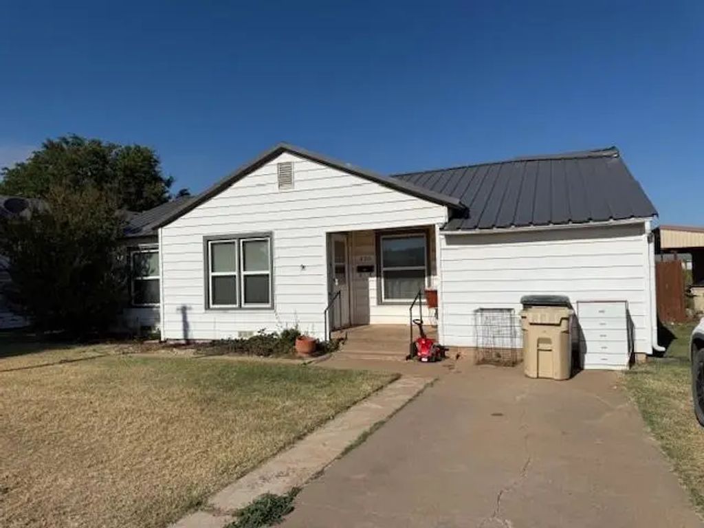 400 Commercial Avenue, Anson