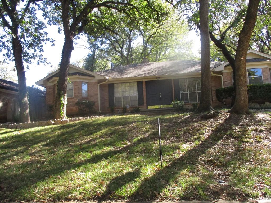 4704 Valleycrest Drive, Arlington