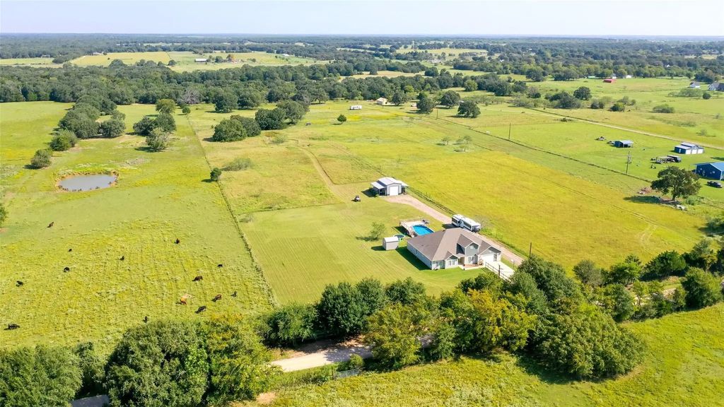6061 County Road 4064, Kemp