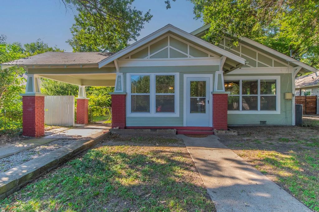 913 Panhandle Street, Denton