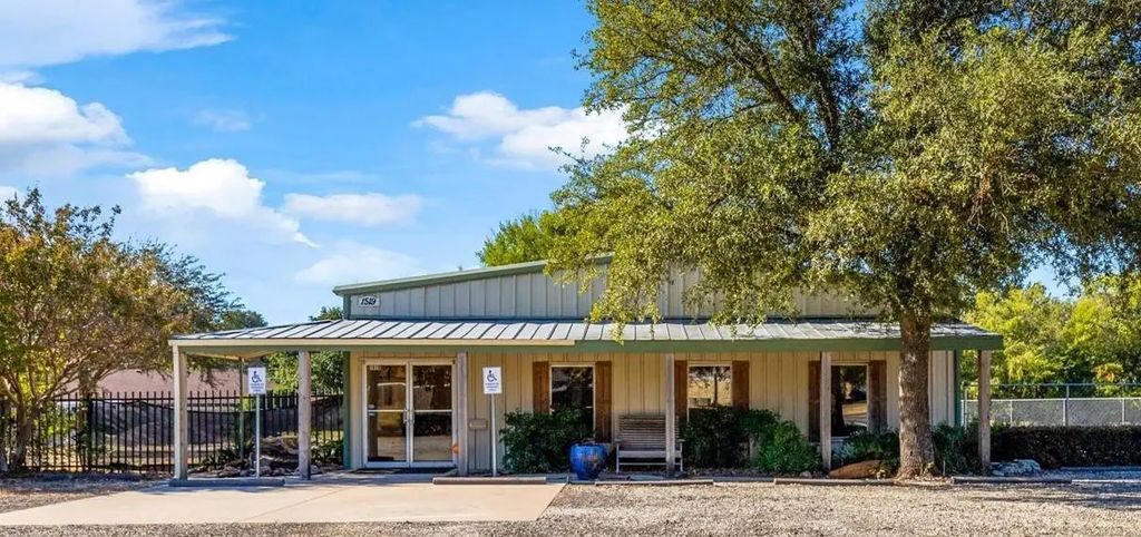 1519 W Kilpatrick Street, Cleburne