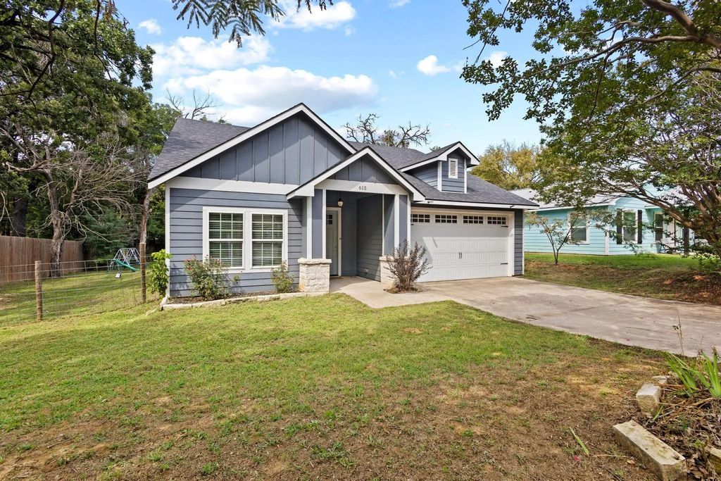 615 W Brock Street, Denison