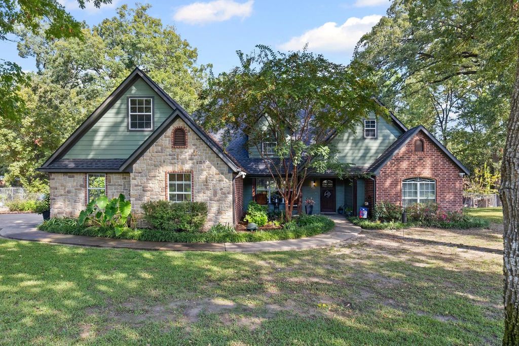 334 Hickory Creek Drive, Sulphur Springs