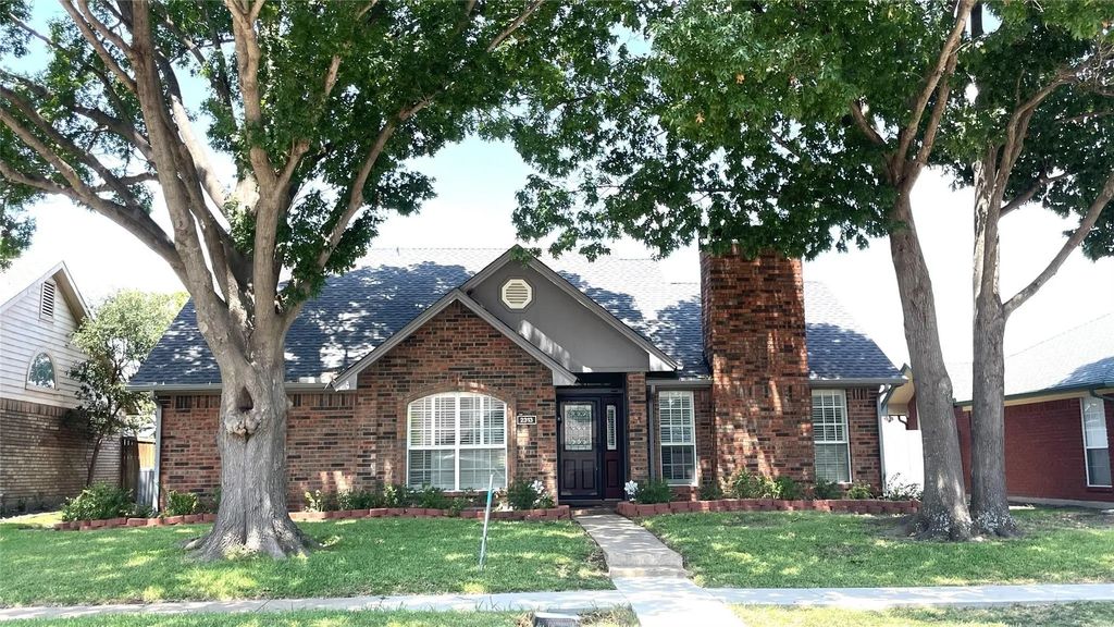 2313 Lancecrest Drive, Garland