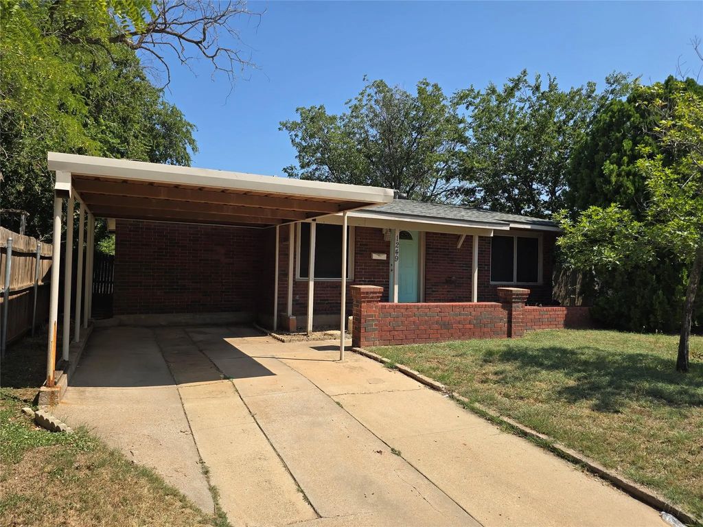 1249 S Bowie Drive, Abilene