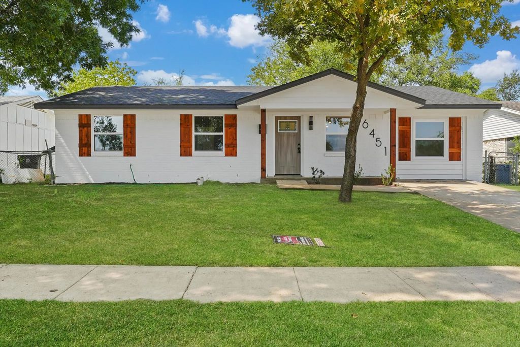 6451 Leaning Oaks Street, Dallas