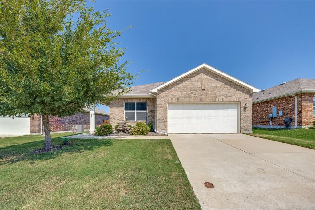 820 Cherry Blossom Street, Anna