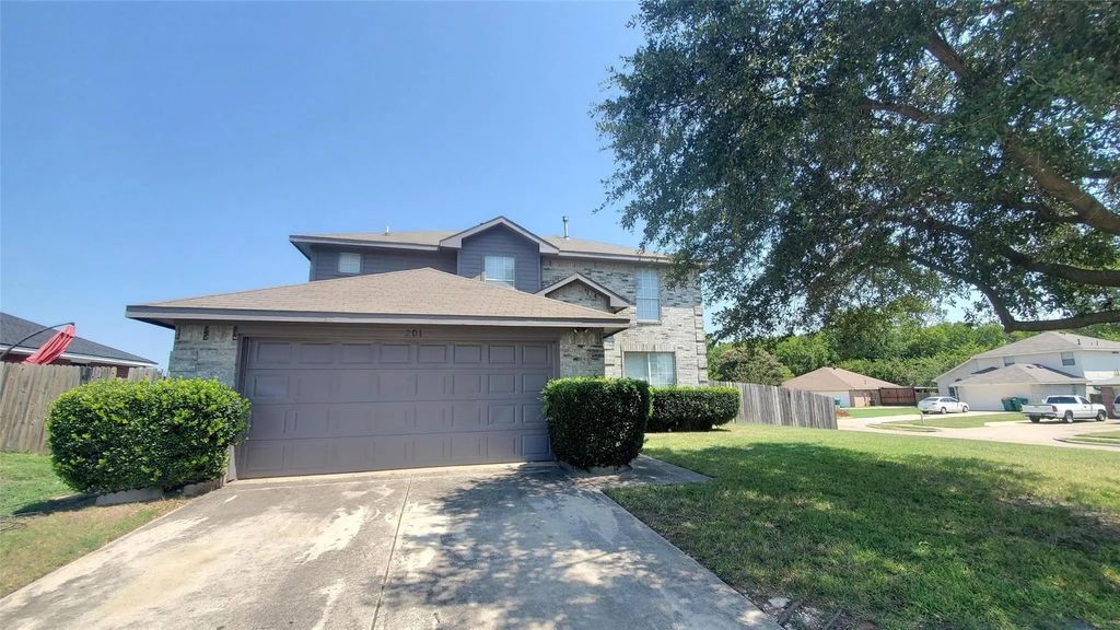 201 Poinsetta Lane, Cedar Hill