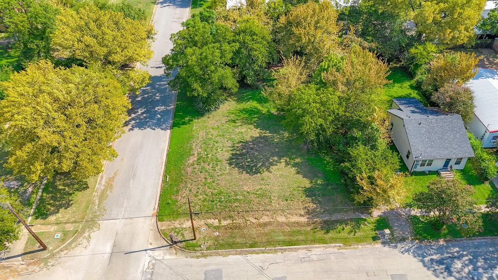 1119 E Collin Street, Corsicana