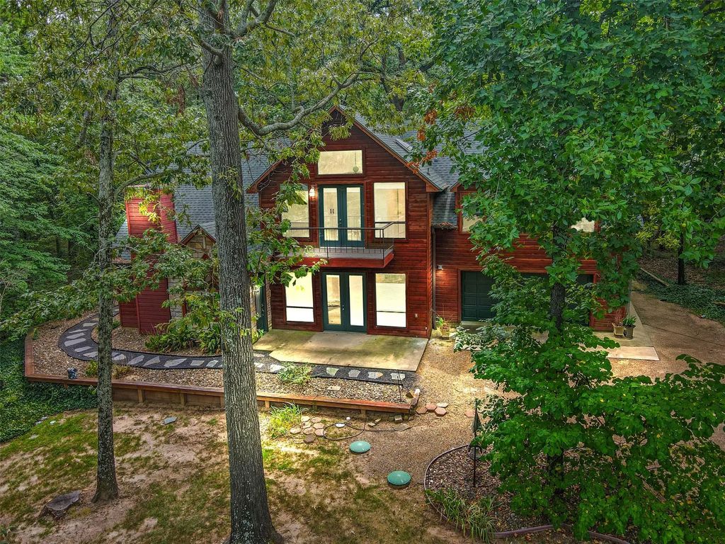 240 Palo Duro, Scroggins