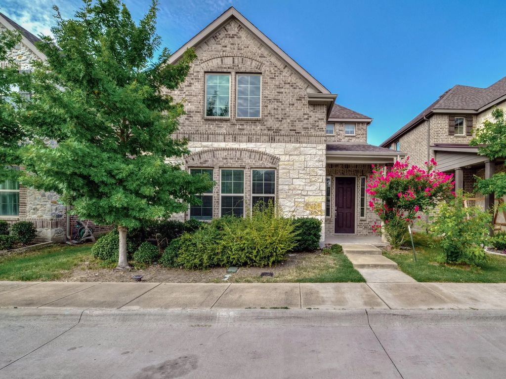 12765 Friar Street, Farmers Branch