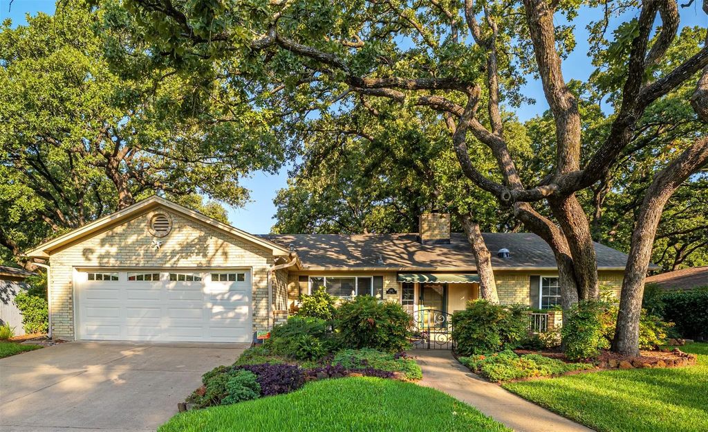 1810 Holm Oak Street, Arlington