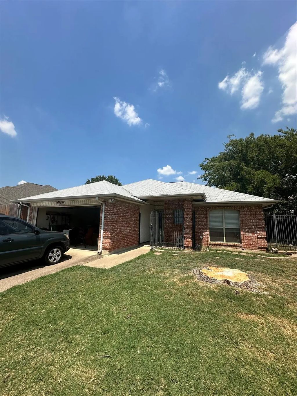 825 Meadowdale Road, Arlington