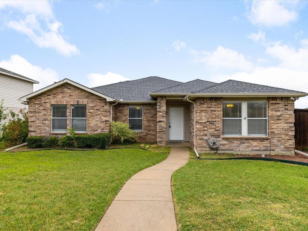 1474 Lochspring Drive, Rockwall