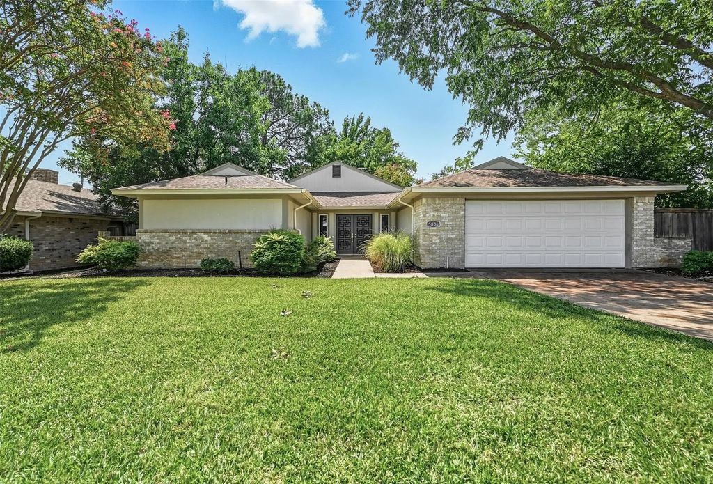 5806 Village Glen Trail, Arlington