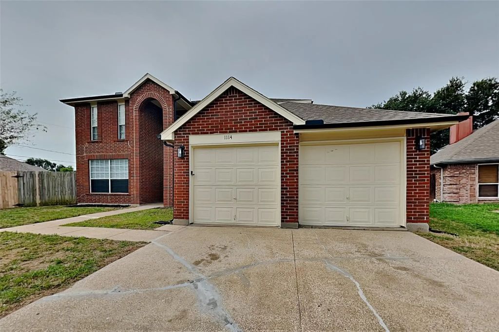 1114 Orangewood Lane, Arlington