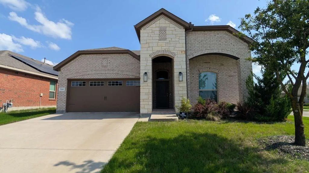 700 Blackthorne Drive, Glenn Heights