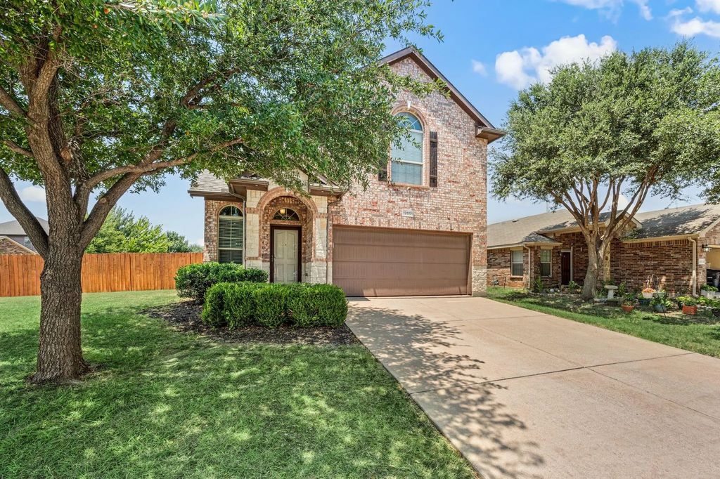 12001 Walden Wood Drive, Fort Worth