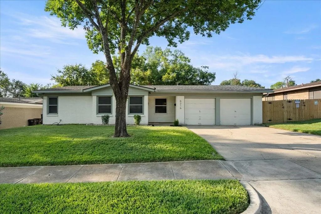 6216 Brentwood Drive, Fort Worth