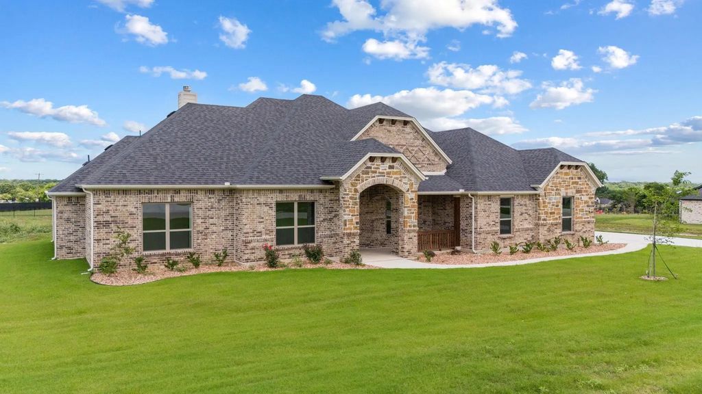 411 Solo Ridge Drive, Waxahachie