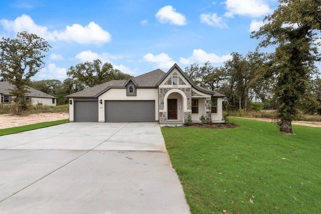 122 Loveta Lane, Boyd