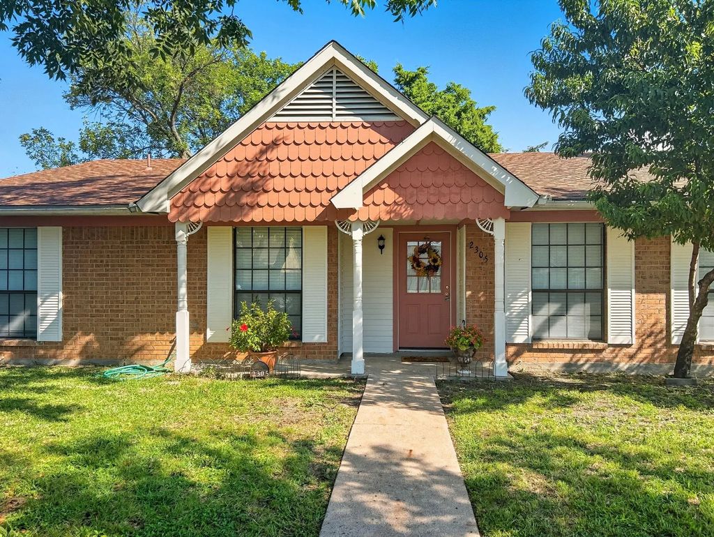 2305 Matterhorn Drive, Garland