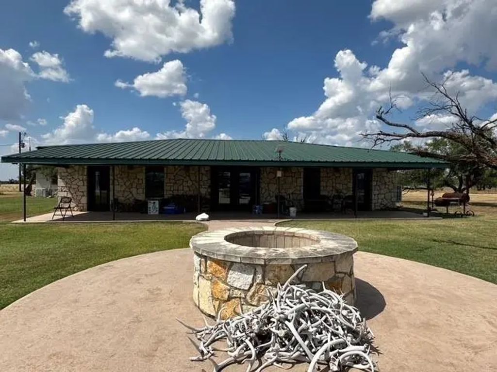 1815 Ranch Road 2597, Sonora