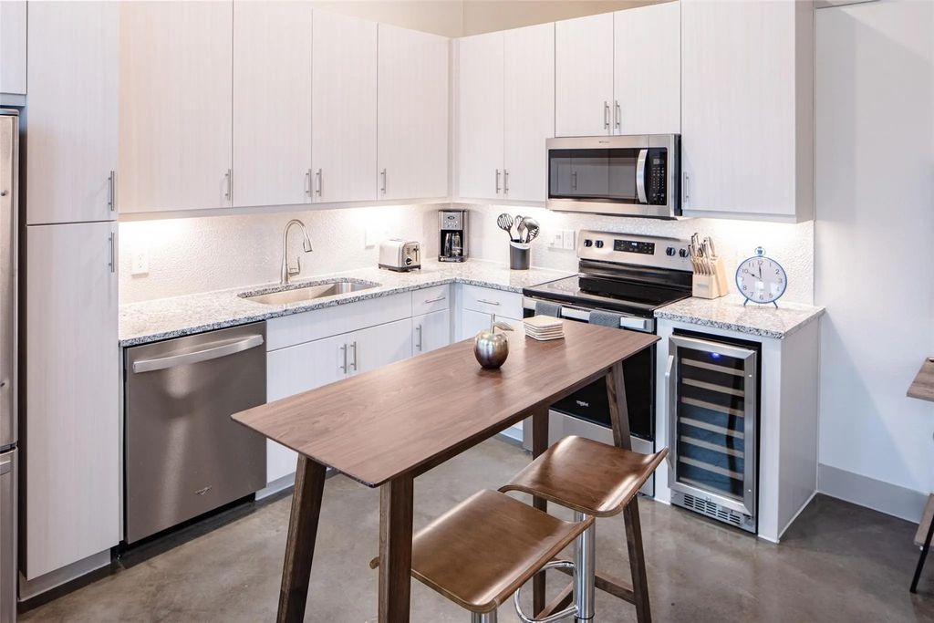 3383 Cedarplaza Lane 1106, Dallas