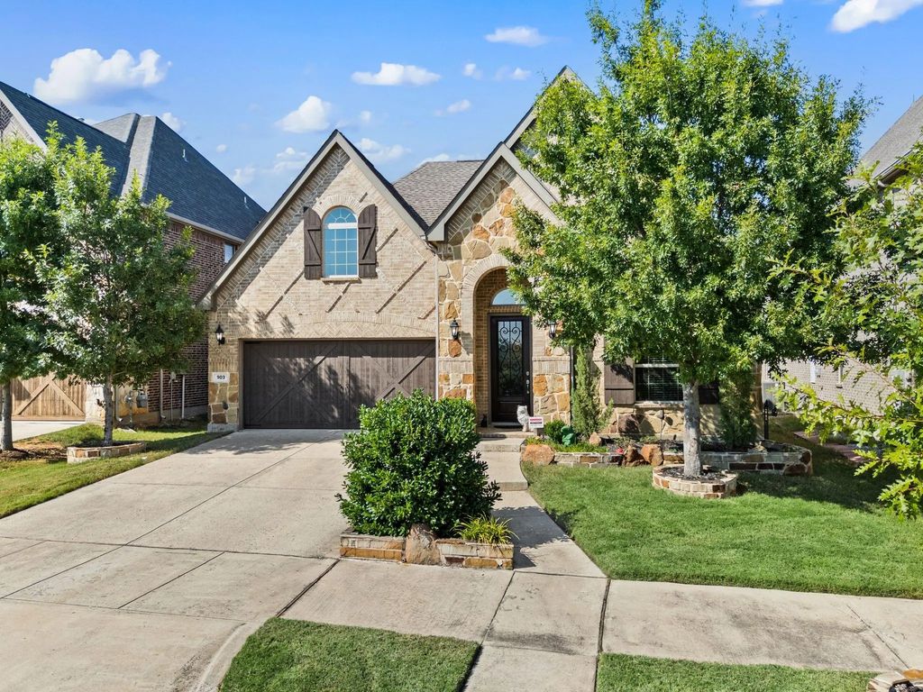 903 Mountain Laurel Drive, Euless