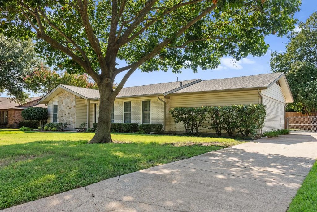 14251 Rawhide Parkway, Farmers Branch
