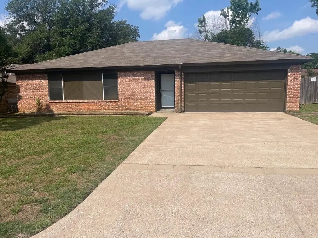 6402 Walnut Springs Drive, Arlington