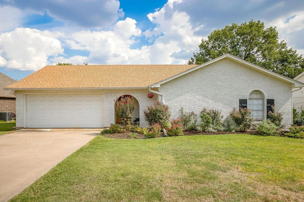 1512 Timberline Drive, Benbrook