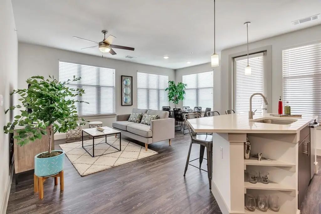 10550 N Central Expressway 419, Dallas