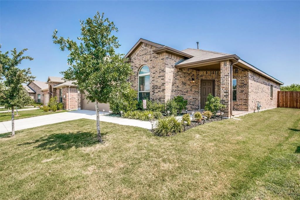 453 Spring Drive, Saginaw